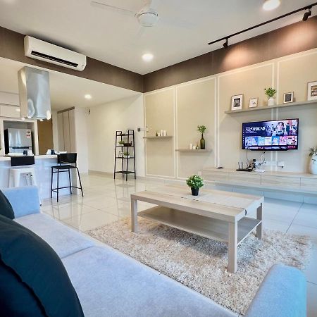 Royale Cottage Midvalley Netflix Pools 4 Pax ジョホールバル エクステリア 写真