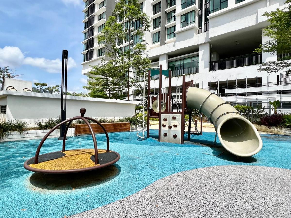 Royale Cottage Midvalley Netflix Pools 4 Pax ジョホールバル エクステリア 写真