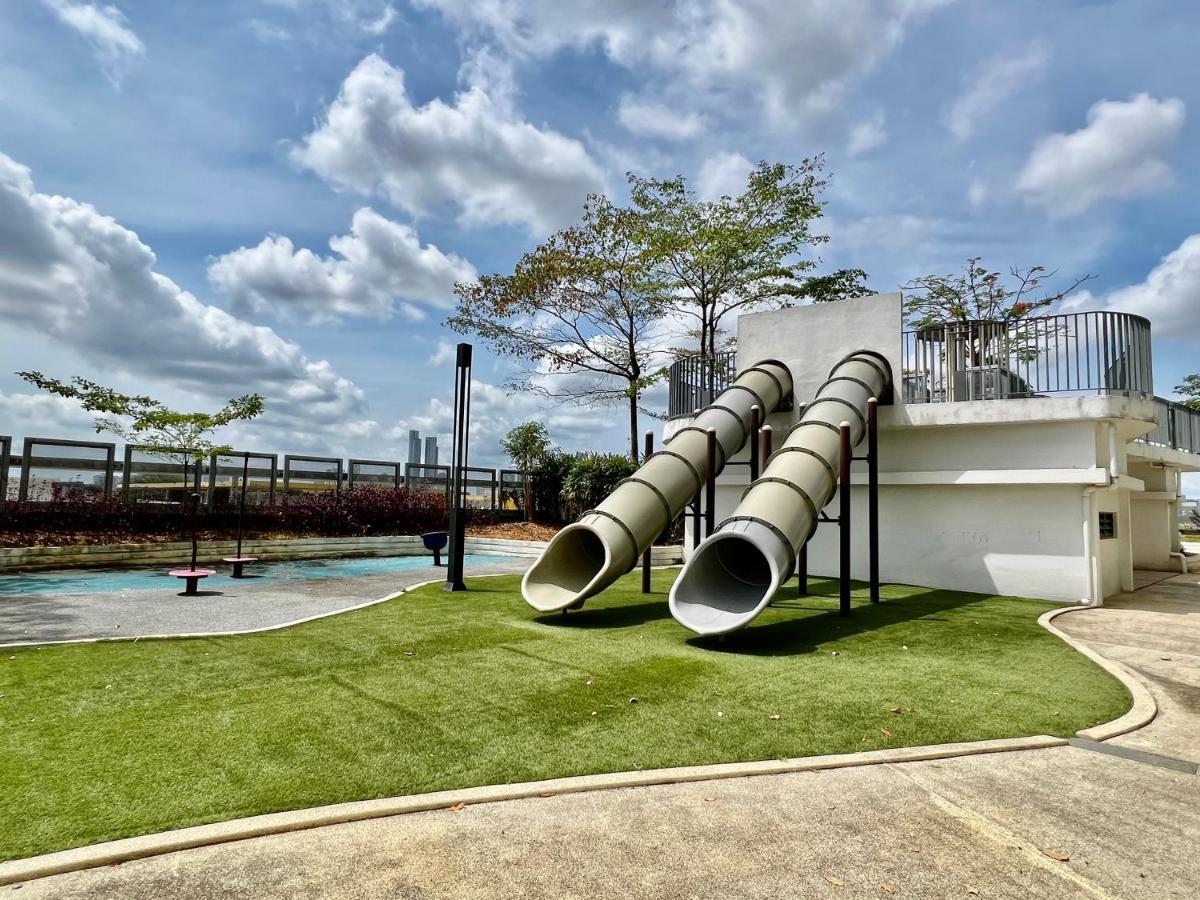 Royale Cottage Midvalley Netflix Pools 4 Pax ジョホールバル エクステリア 写真